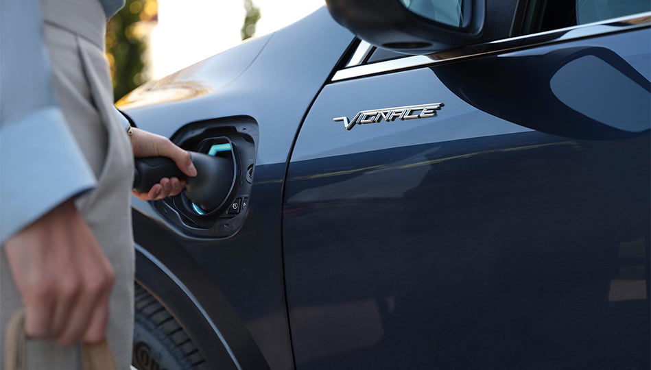 Ford Kuga plug-in hybrid som laddas