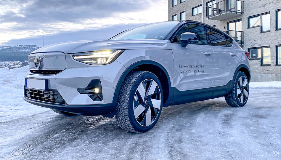 Volvo C40 med Recharge-däck på vintern