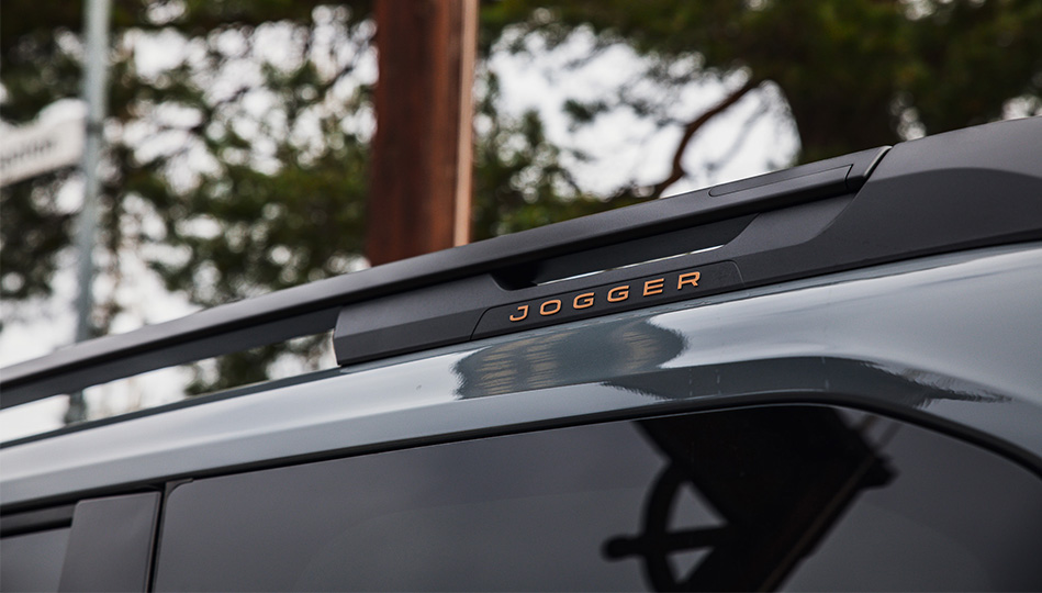 Dacia Jogger kommer med vikbara takrails. En riktigt fiffig detalj som ger extra pluspoäng.