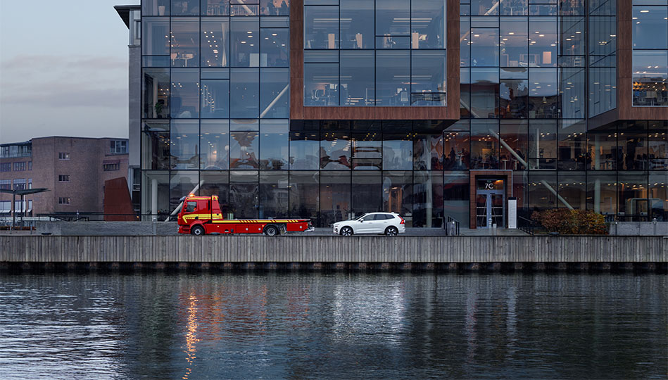 Med Volvo Assistans, som förlängs varje gång du lämnar in din Volvo på service, kan du alltid få hjälp om något skulle hända.