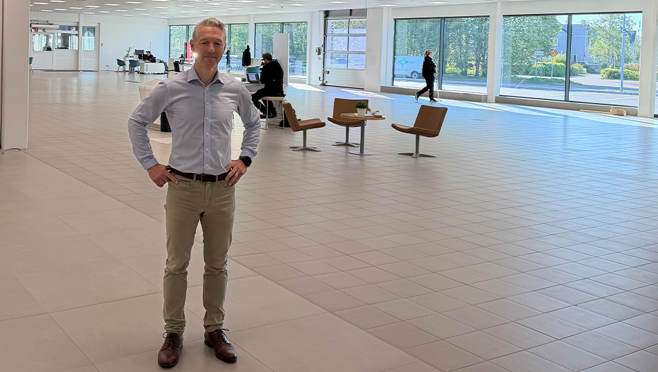 Ljust och fint blir det i nya bilhallarna, visar Lars Bengtsson