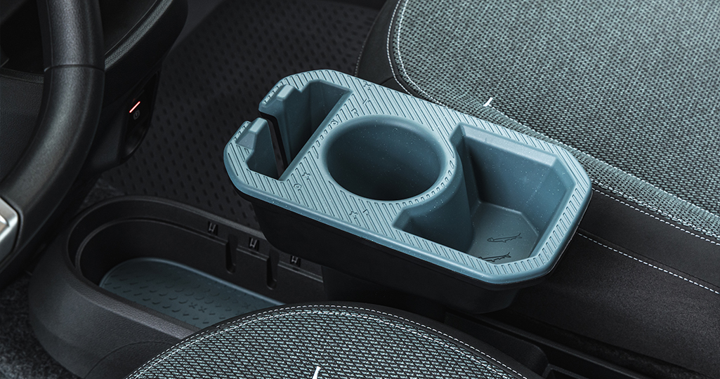 Dacia Spring mittkonsoll